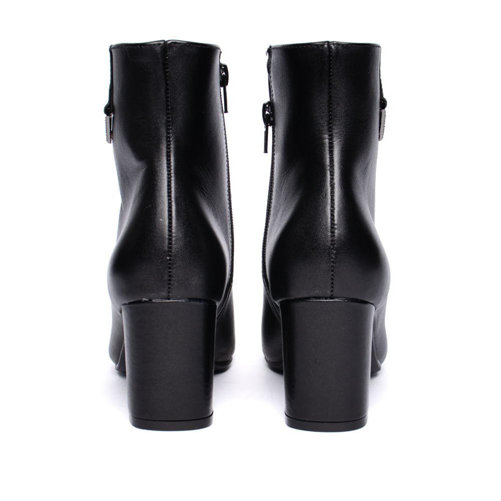 Bota Feminina Via Marte Bico Fino Em Couro Preto Preto 3