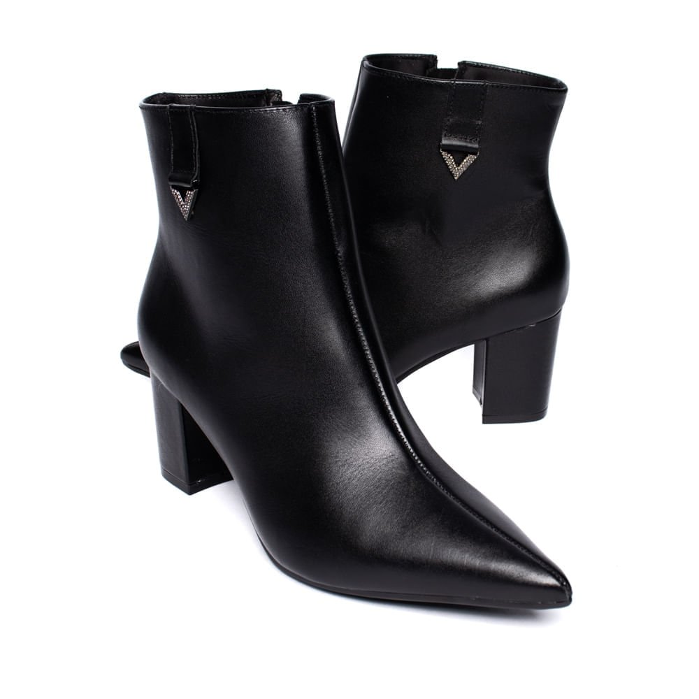 Bota Feminina Via Marte Bico Fino Em Couro Preto Preto 6