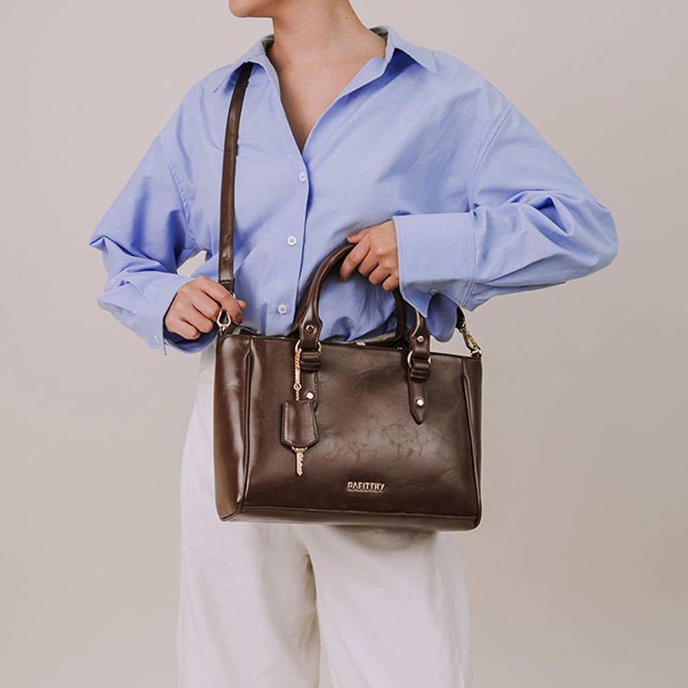 Bolsa Feminina Rafitthy Média Pingente Marrom Marrom 5