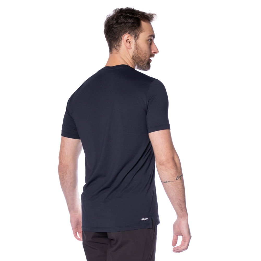 Camiseta Masculina New Balance Essential Esportiva Preto Preto 2
