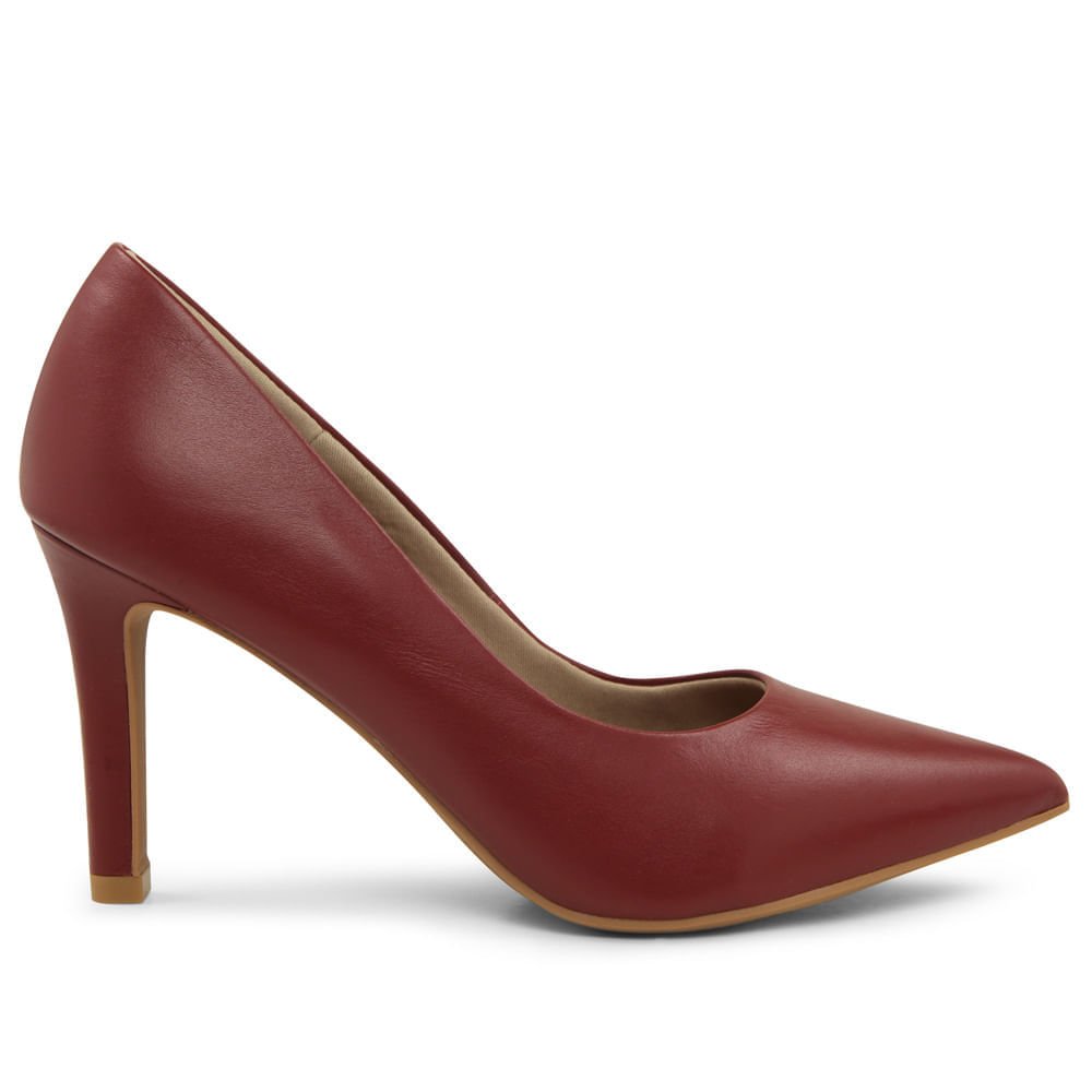 Scarpin vermelho rebu salto fino