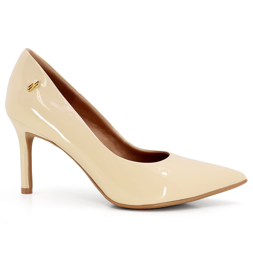 Scarpin Bico Fino Verniz Bege