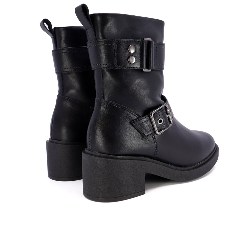 Bota Cano Médio Preta Couro Detalhe Fivela Preto 3