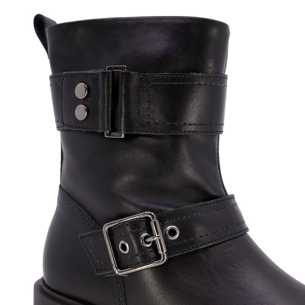 Bota Cano Médio Preta Couro Detalhe Fivela Preto 4