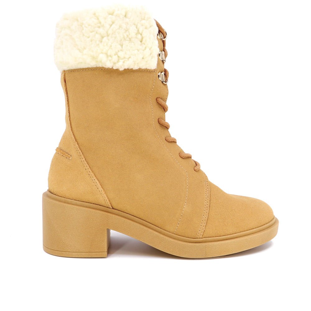 Bota Cano Médio Couro Marrom Detalhe Pelo