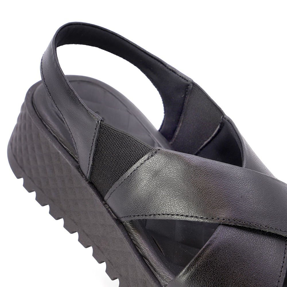 Sandália Plataforma Tratorada Couro Preta Preto 4