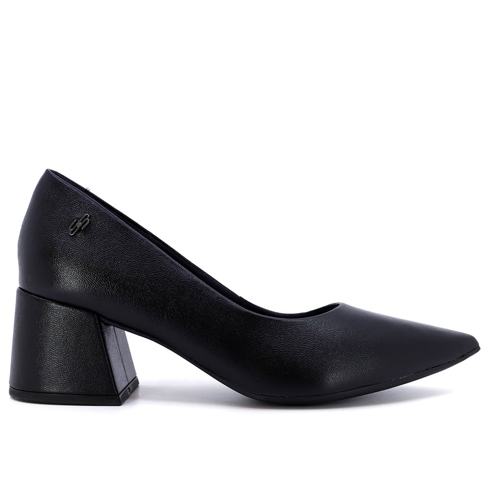 Scarpin Preto Bico Fino Couro Básico