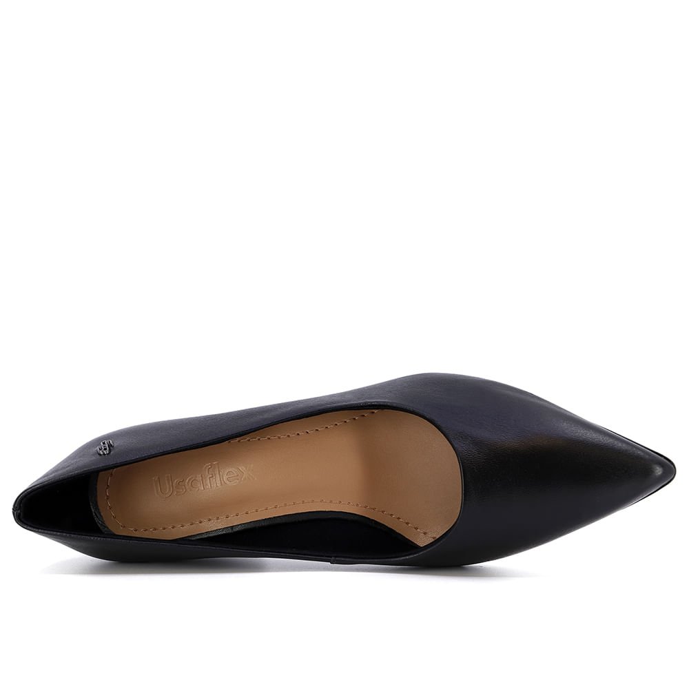 Scarpin Preto Bico Fino Couro Básico Preto 4