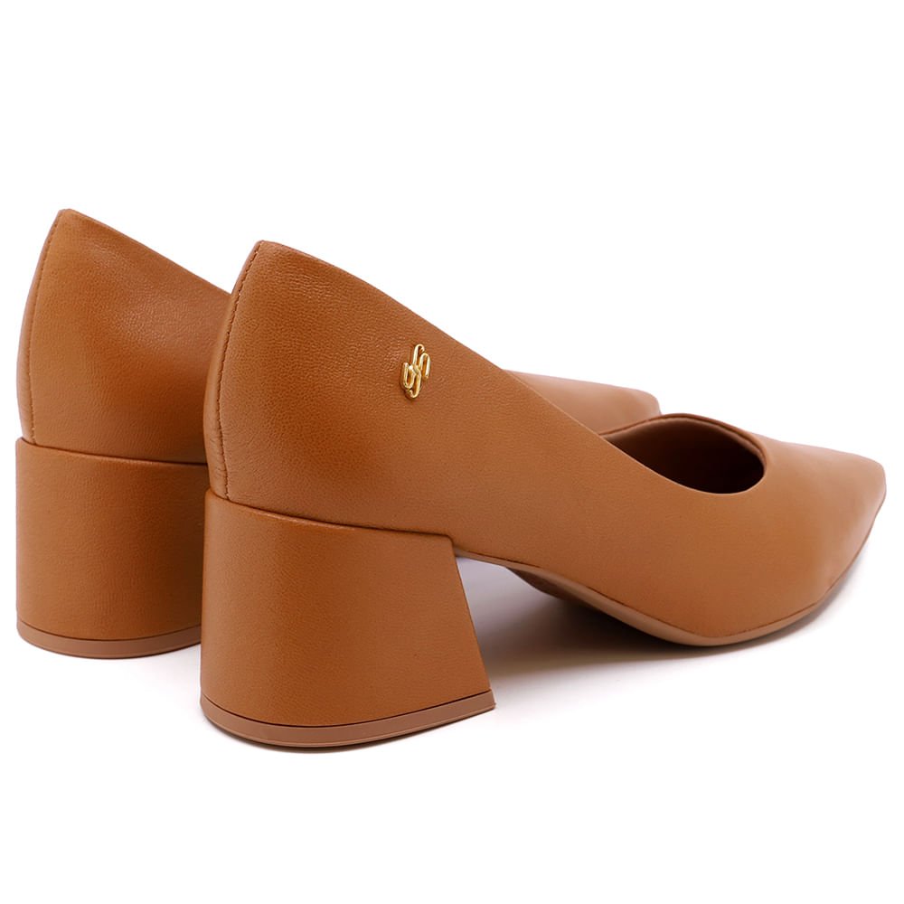 Scarpin Marrom Bico Fino Couro Básico Marrom 3