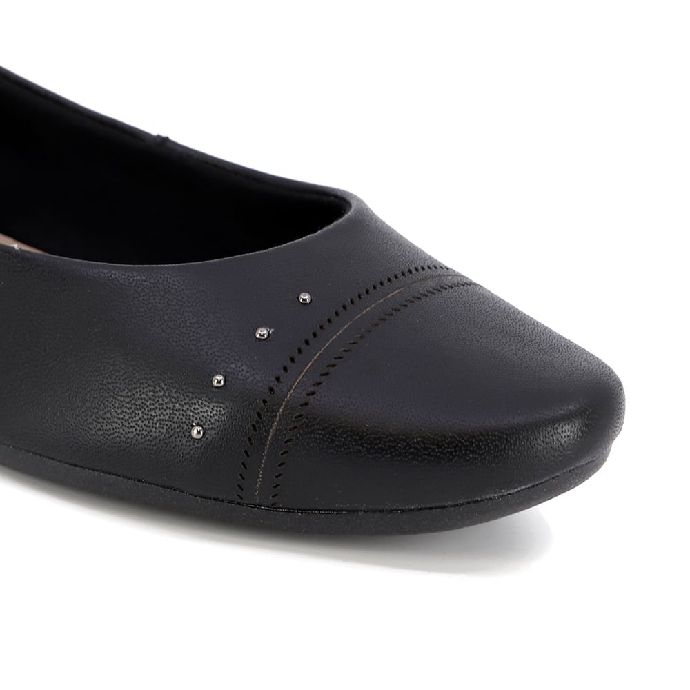 Sapatilha Preta Couro Salto Rasteiro Detalhe Laser Preto 4