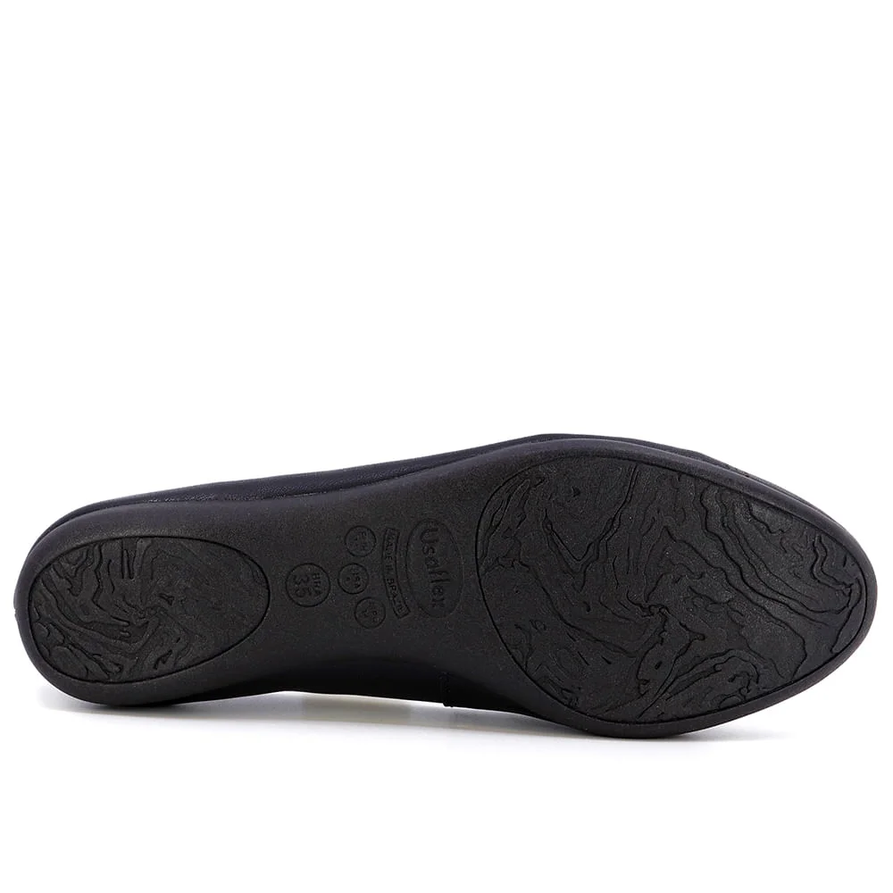 Sapatilha Preta Couro Salto Rasteiro Detalhe Laser Preto 5