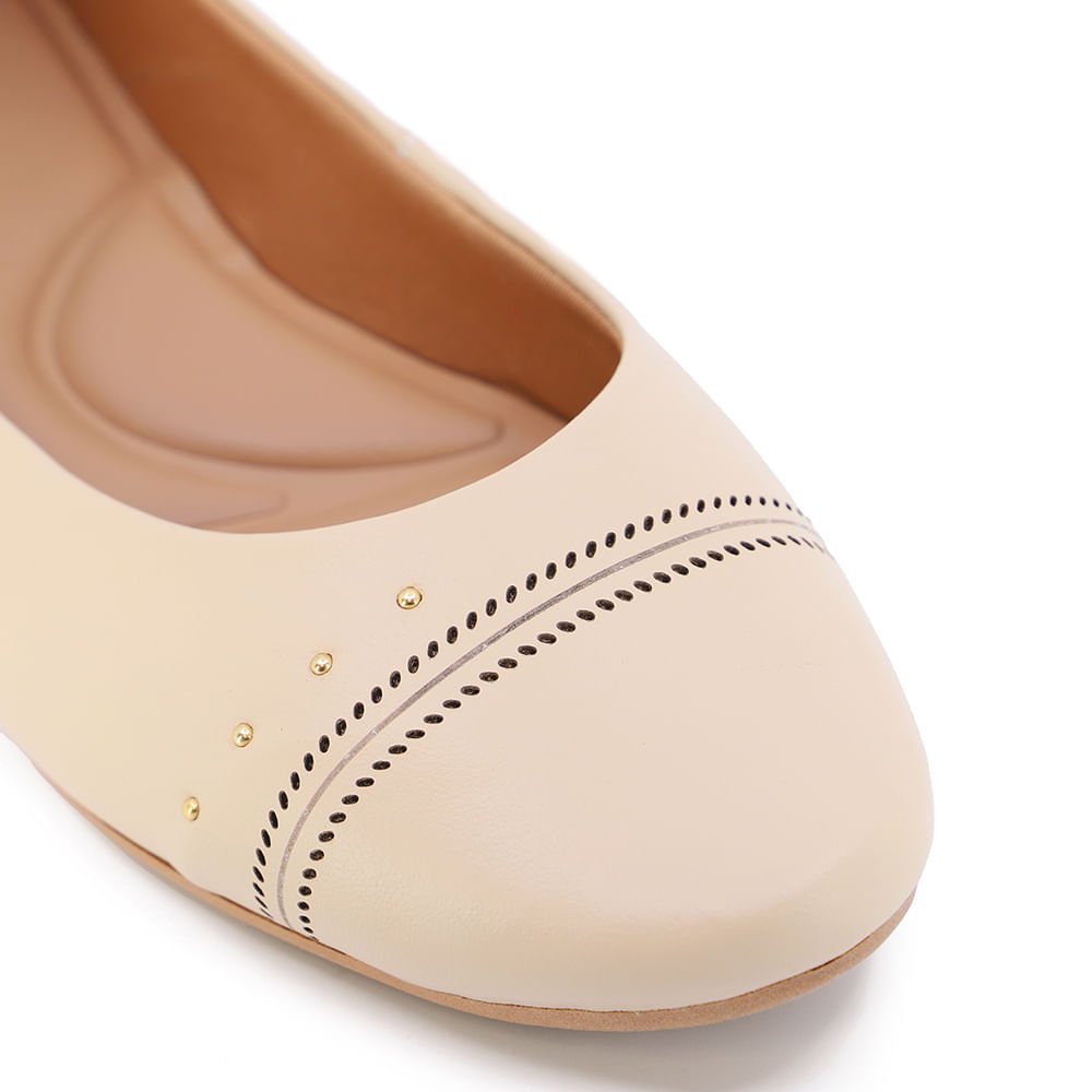 Sapatilha Bege Couro Salto Rasteiro Detalhe Laser Bege 4