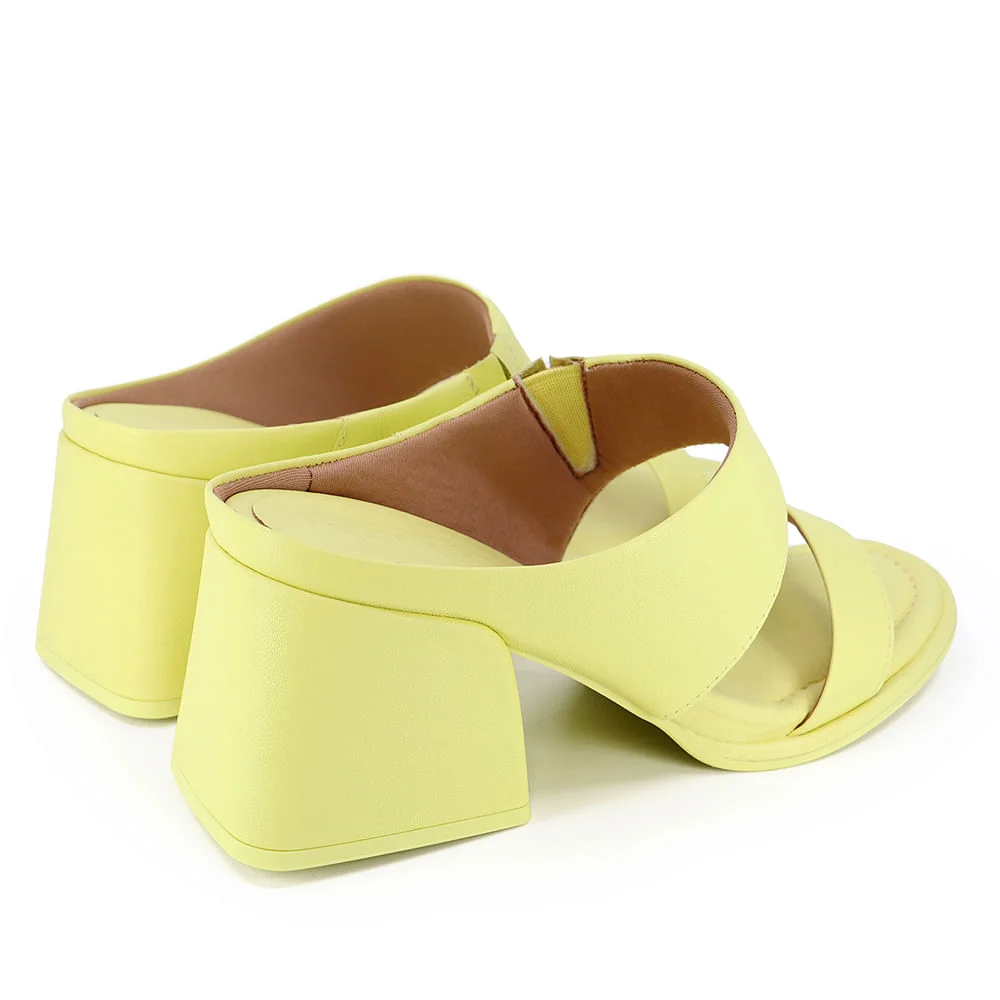 Tamanco Usaflex Salto Bloco Couro Amarelo 3