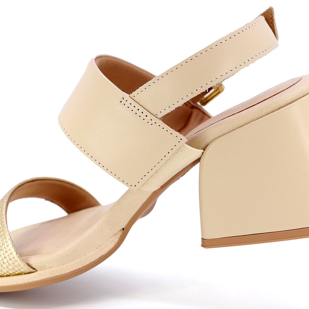 Sandália Salto Bloco Couro Bege Detalhe Dourado Bege 4