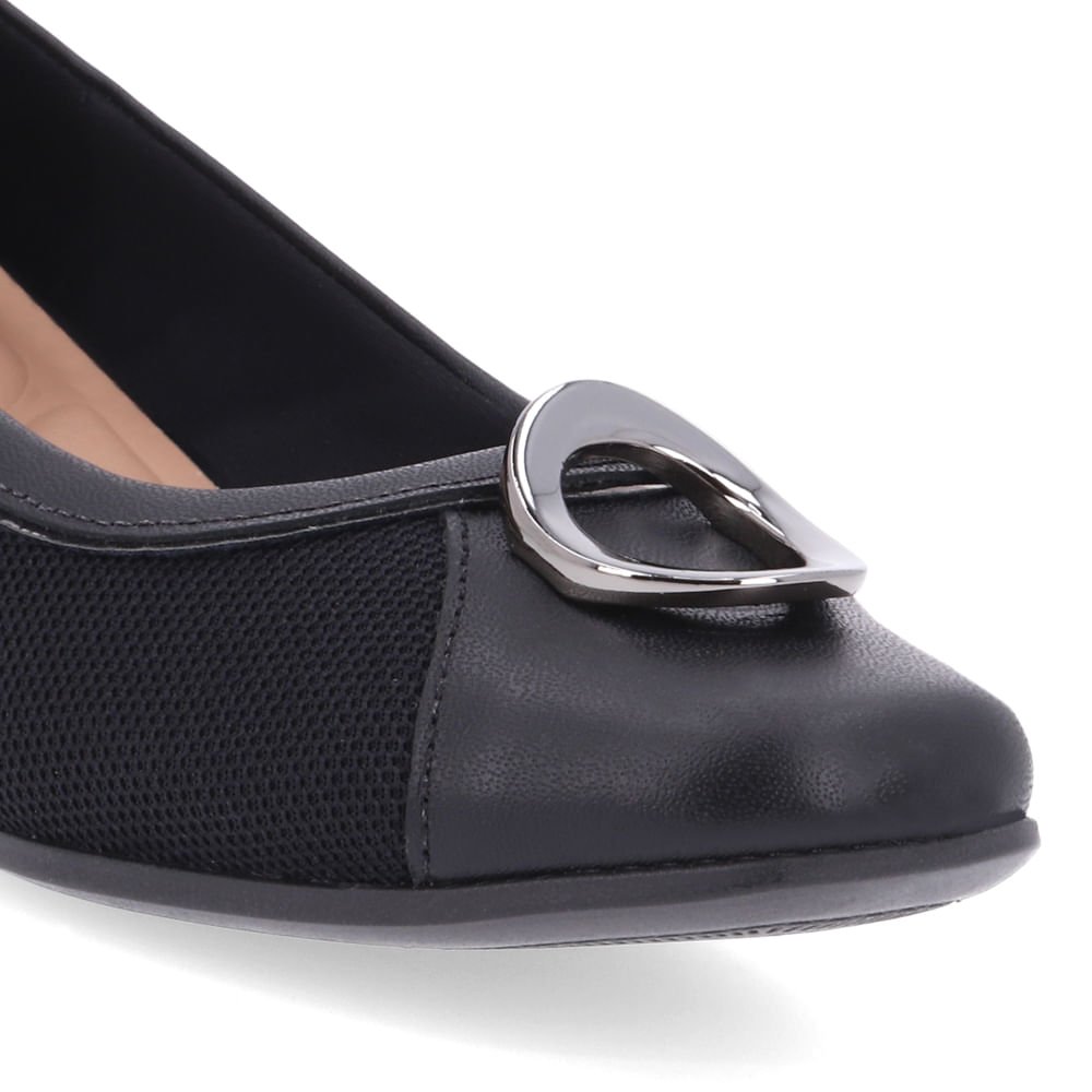 Scarpin Preto Salto Bloco Couro Detalhe Prata Preto 4