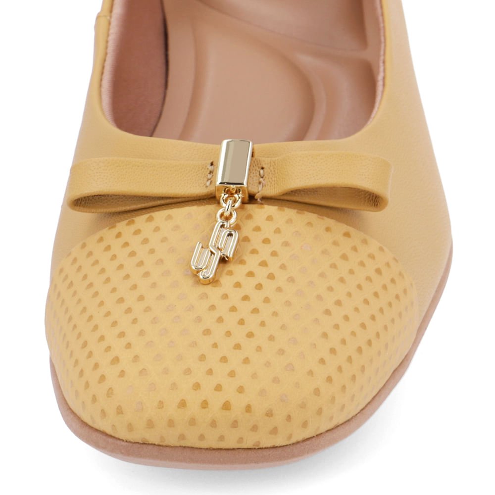 Scarpin Couro Amarelo Salto Bloco Bico Escama Amarelo 4