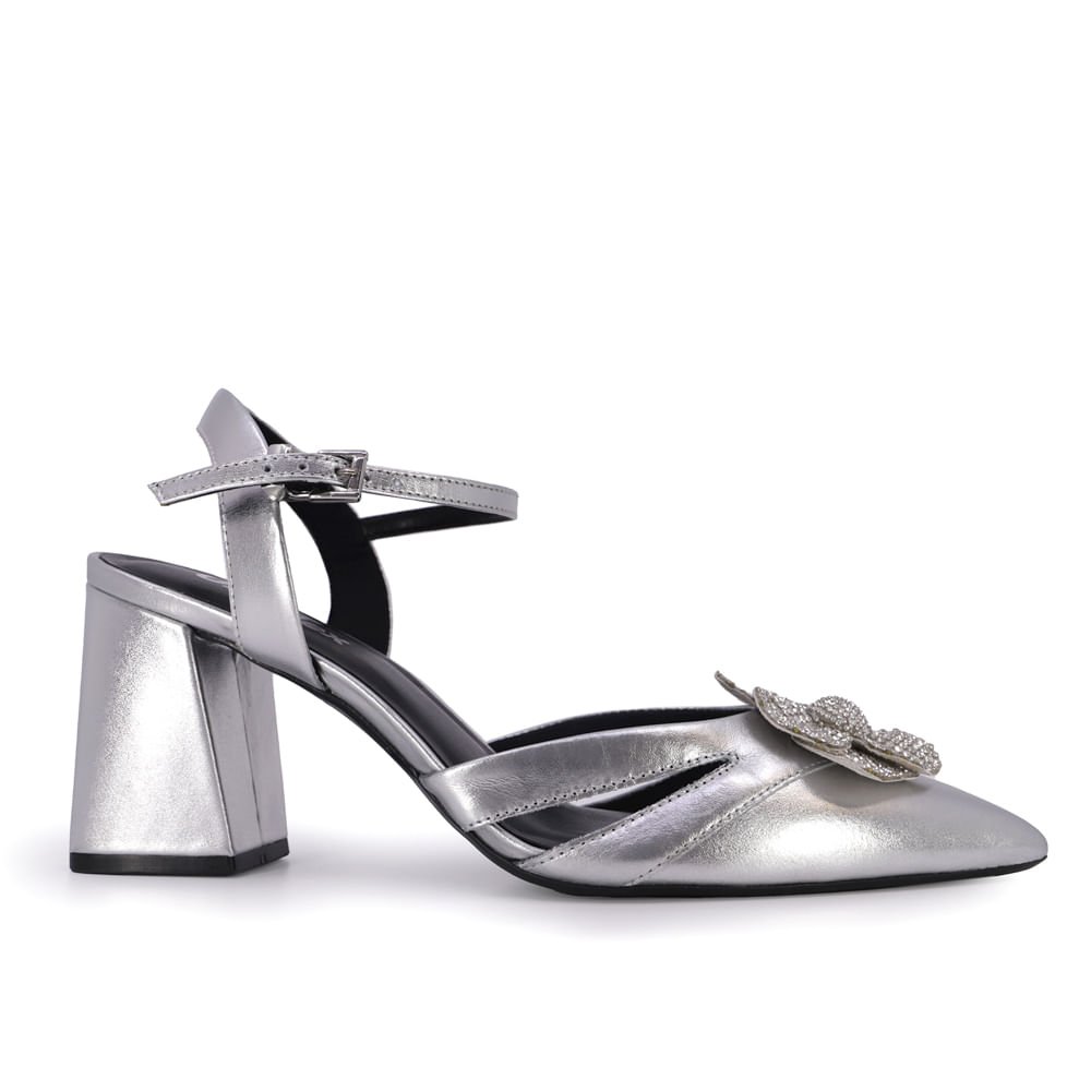 Scarpin Bico Fino Couro Metalizado Prata Strass Prata 1
