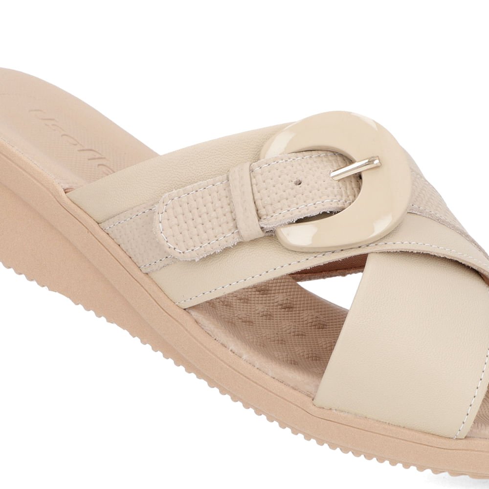 Tamanco Plataforma Couro Bege Enfeite Fivela Bege 4