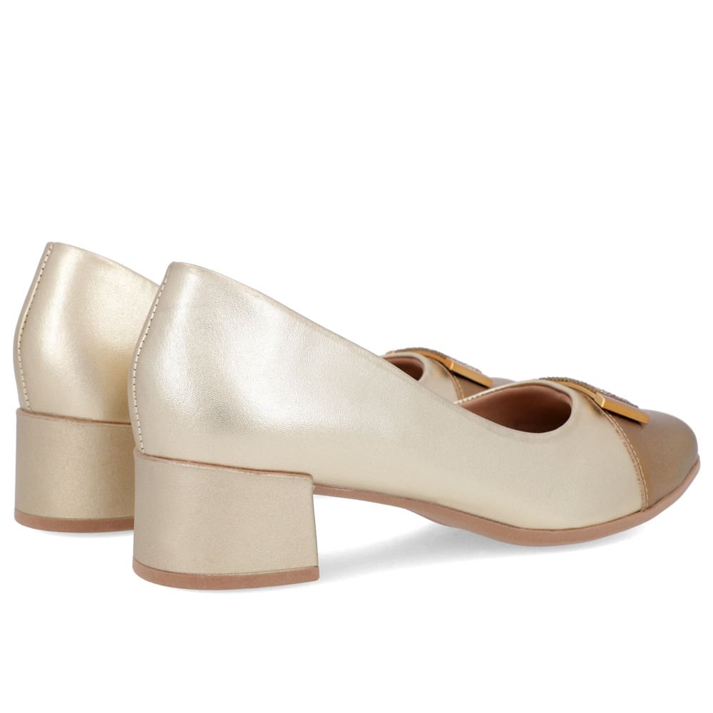 Scarpin Dourado Couro Bico Quadrado Enfeite Dourado 3