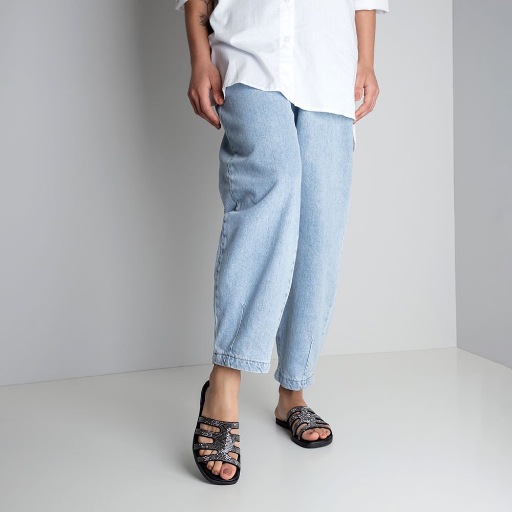 Rasteira Bico Redondo Couro Preta Brilho Preto 4