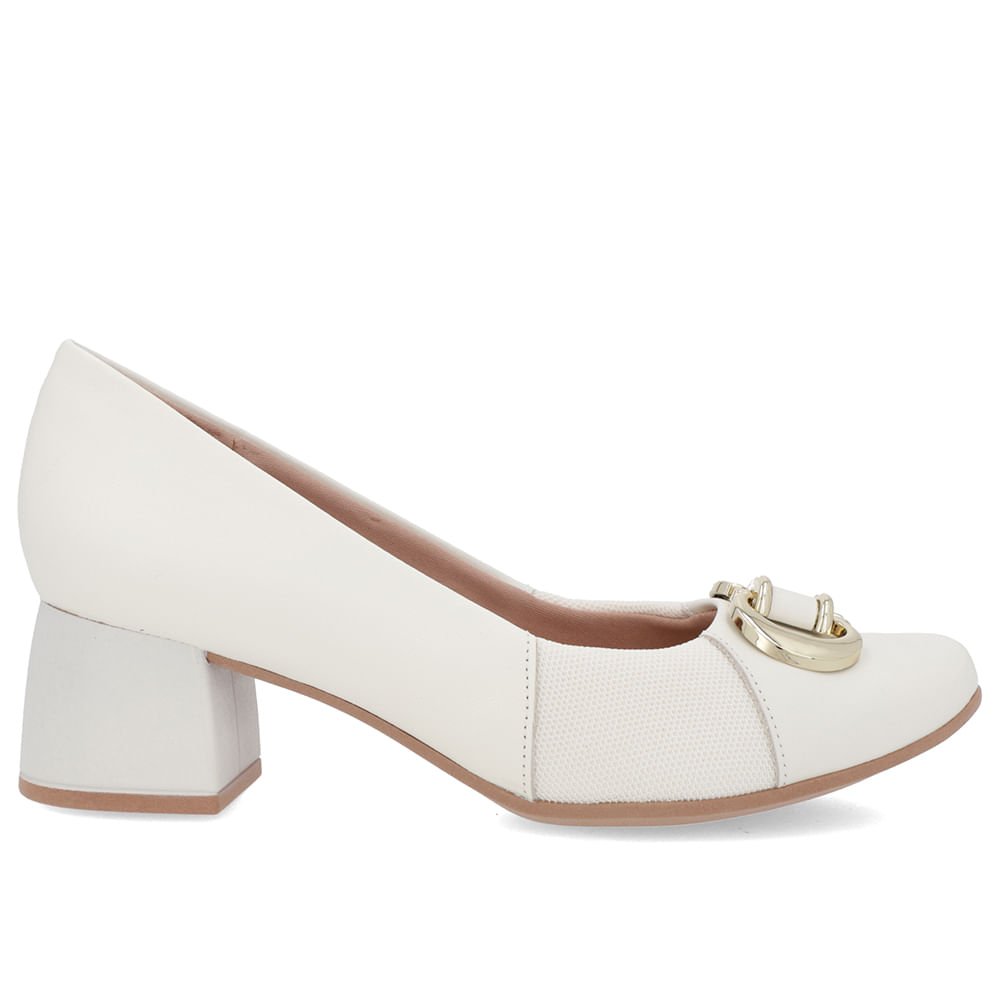 Scarpin Couro Off-White Salto Bloco Médio