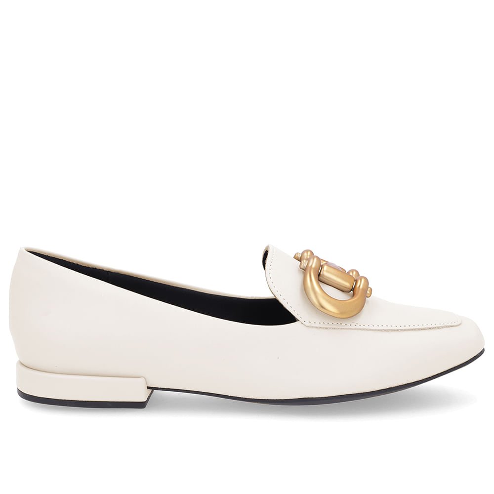Loafer Off-White Couro Básico Enfeite Escovado