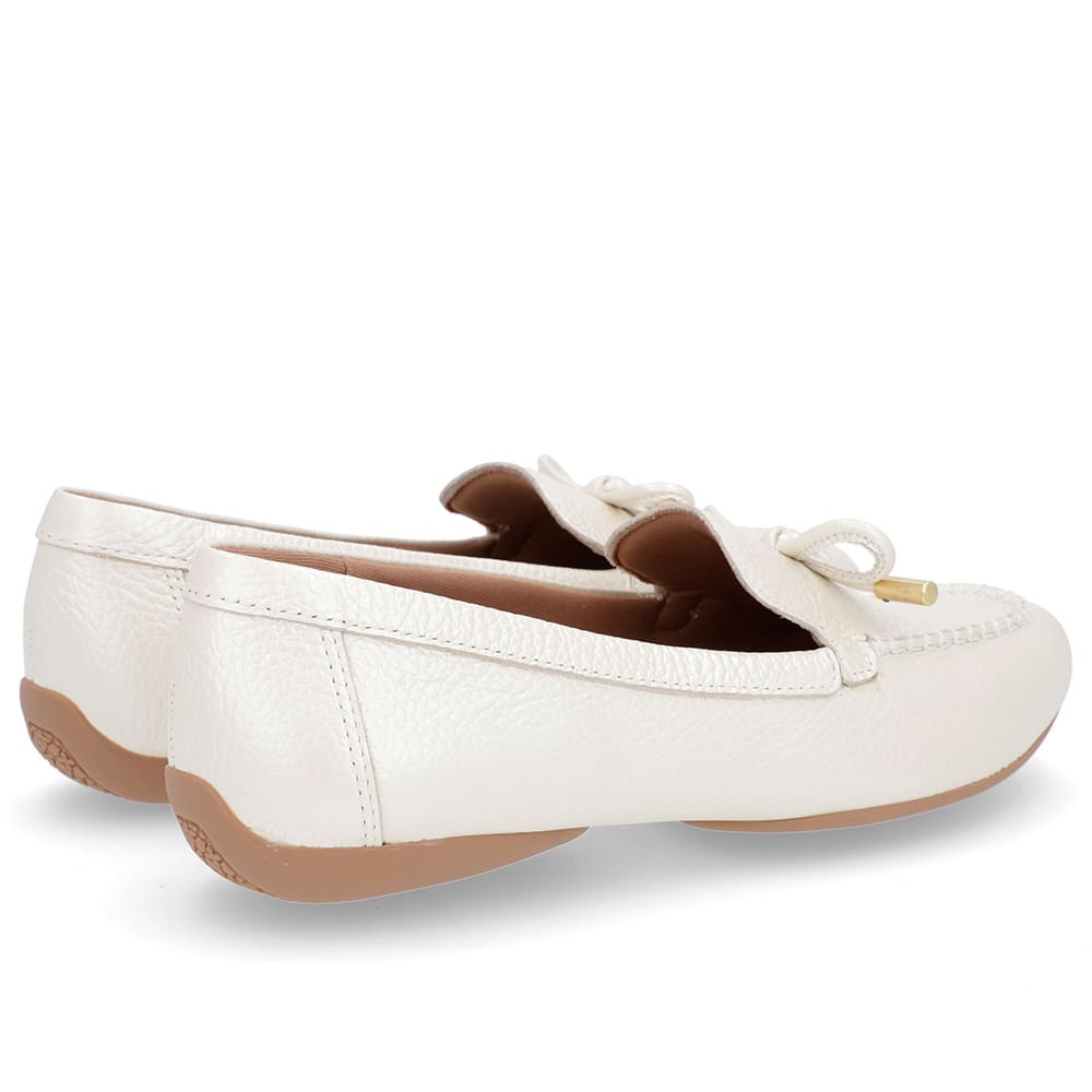 Mocassim Off-White Couro Enfeite Laço Branco 3