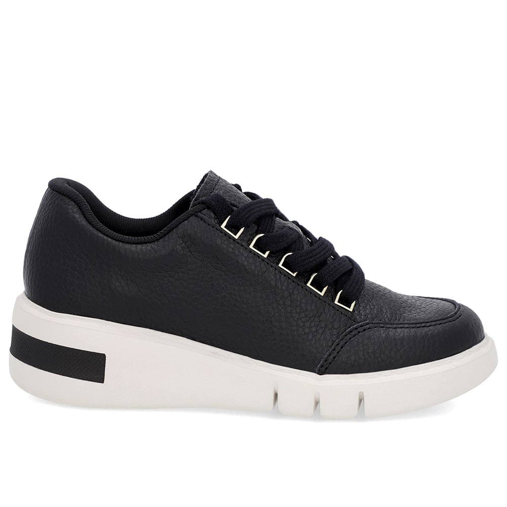 Tênis Preto Couro Detalhe Sola