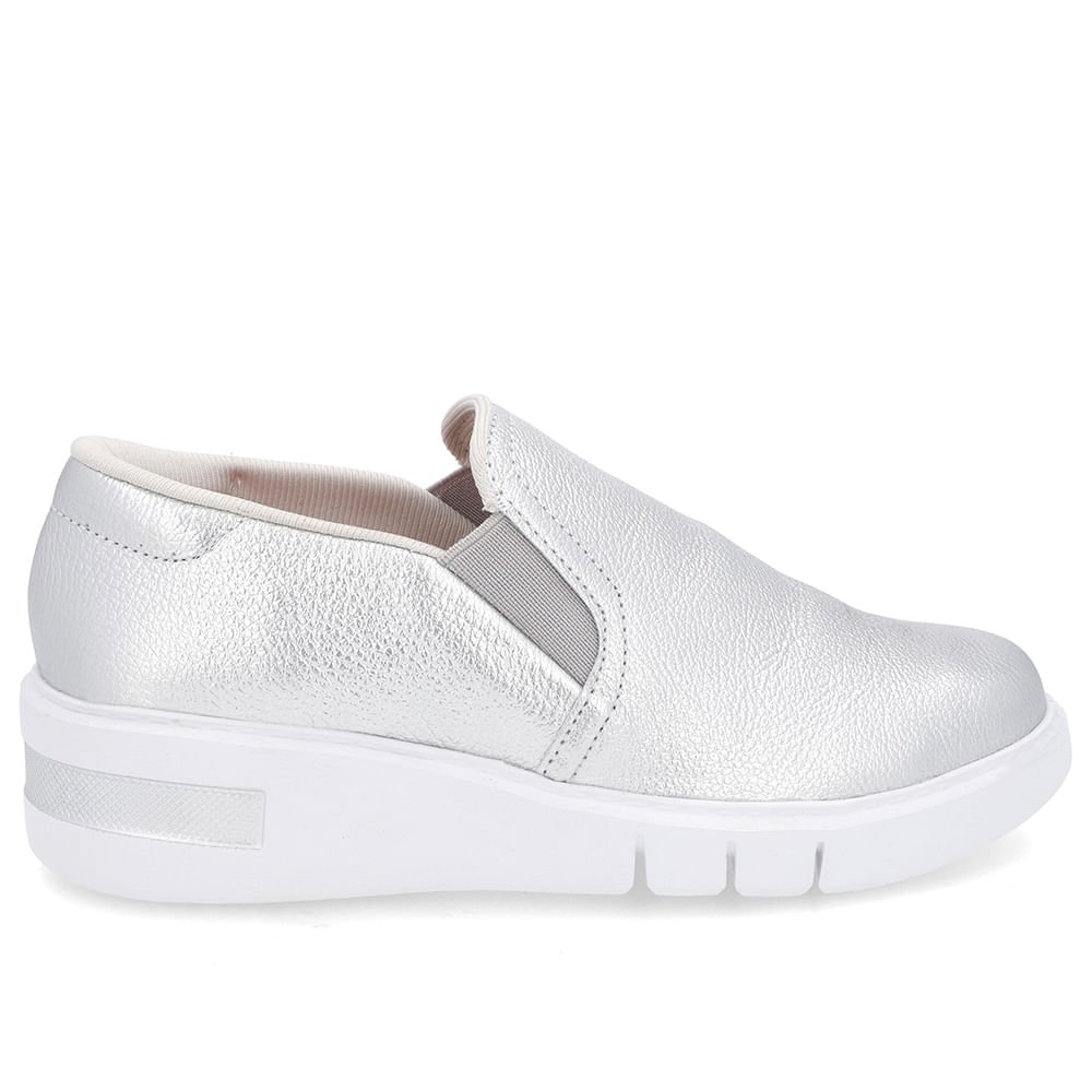 Tênis Prata Couro Detalhe Sola