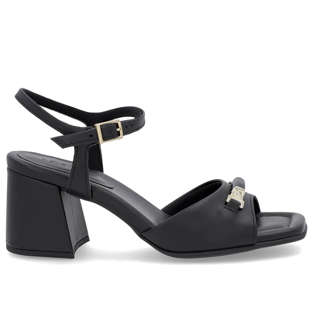 Sandália Salto Bloco Preta Couro Bico Quadrado Enfeite Preto 1