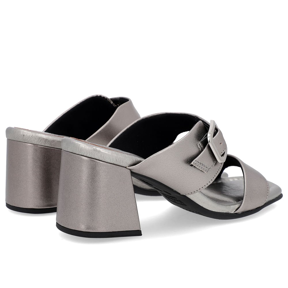 Tamanco Salto Bloco Couro Metalizado Aço Bico Quadrado Fivela Cinza 3