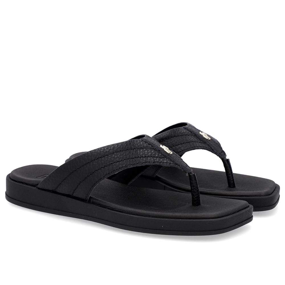 Chinelo Baixo Couro Preto Costura Enfeite Preto 2