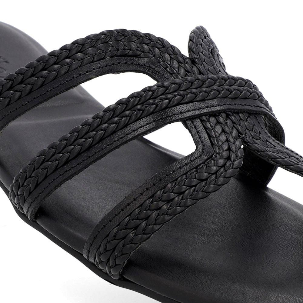 Rasteira Bico Redondo Couro Preta Textura Preto 4