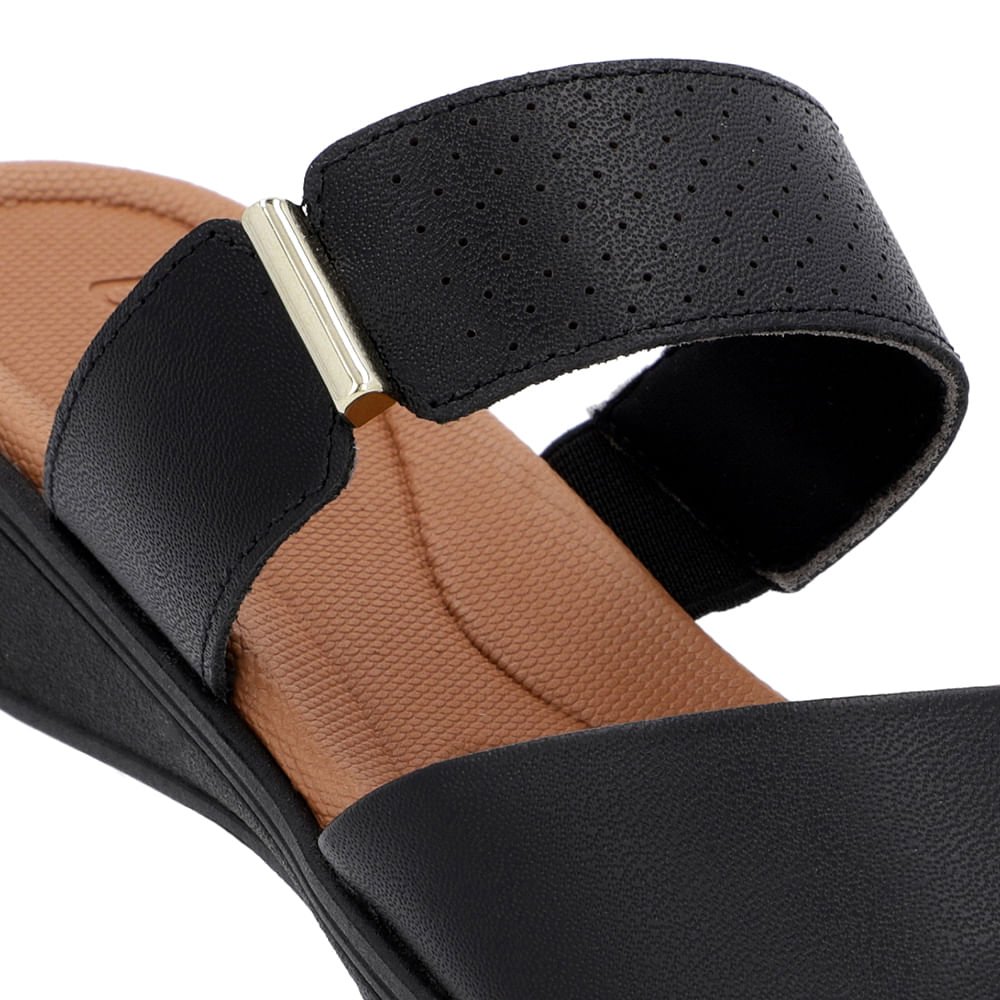 Tamanco Plataforma Couro Preto Tira Enfeite Preto 4