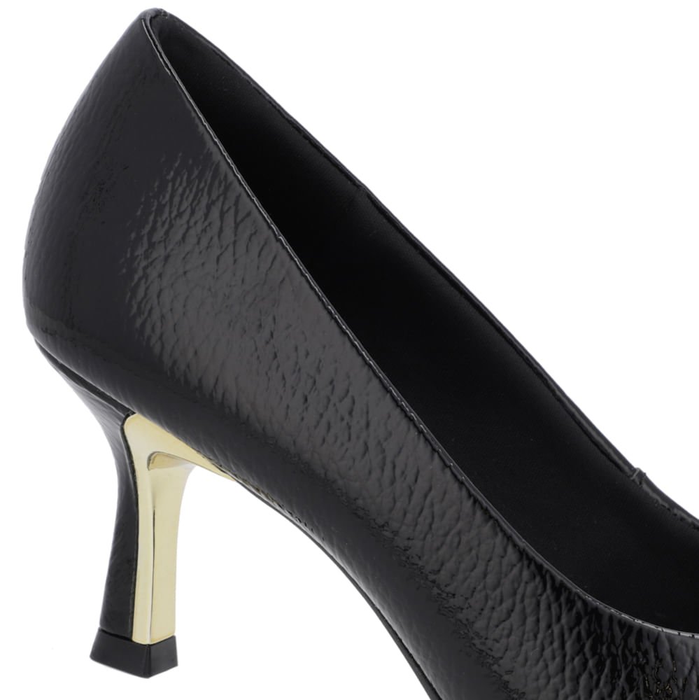 Scarpin Bico Fino Verniz Preto Detalhe Salto Preto 4
