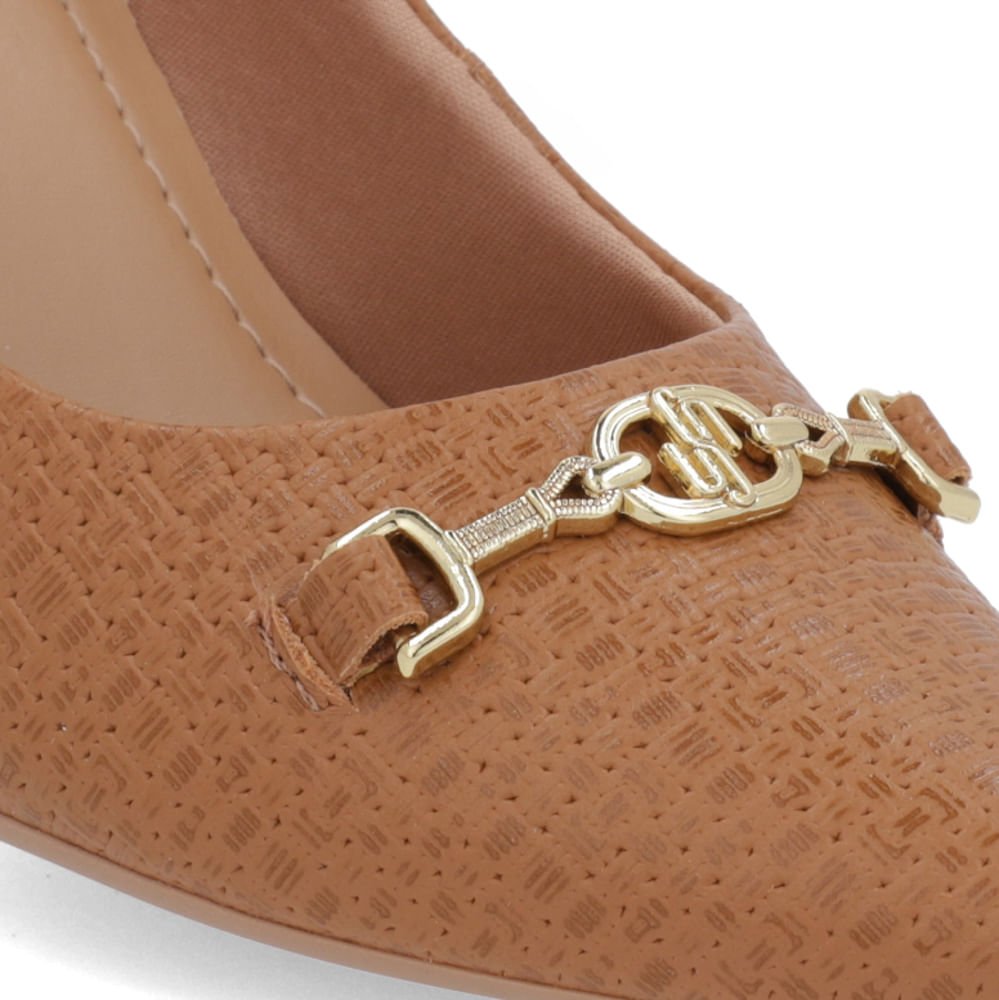 Scarpin Marrom Salto Fino Couro Detalhe Bridão Marrom 4