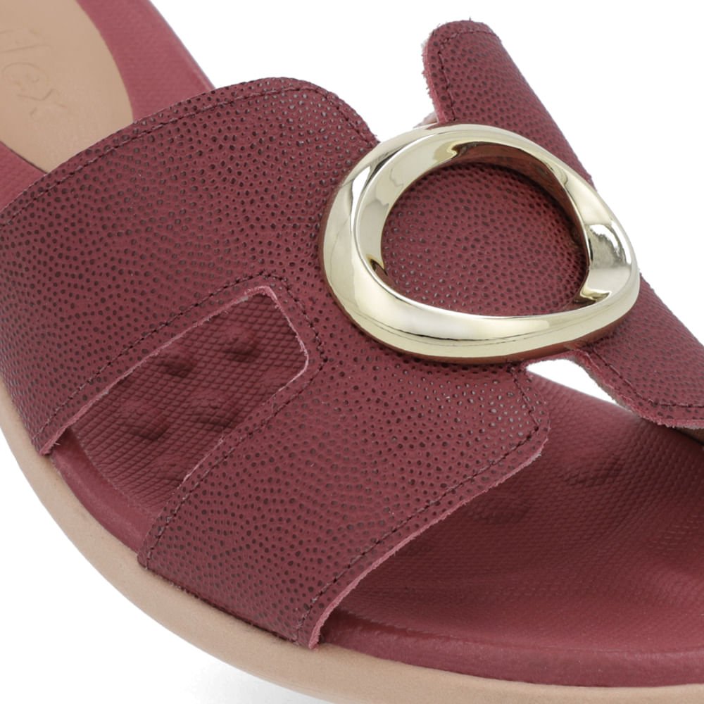 Tamanco Salto Médio Couro Vermelho Enfeite Bordô 4