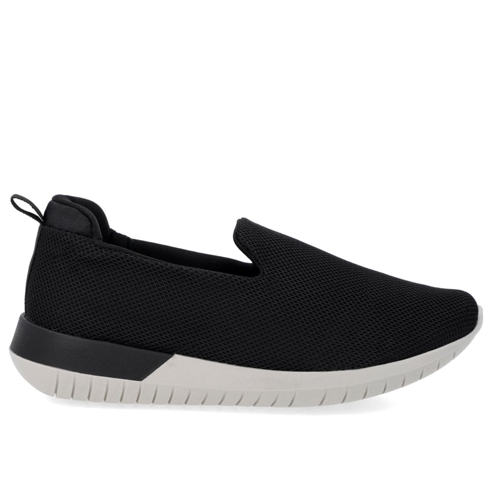 Tênis Slip On Preto Básico