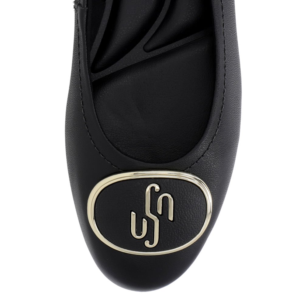 Sapatilha Couro Preto Bico Redondo Enfeite Preto 4