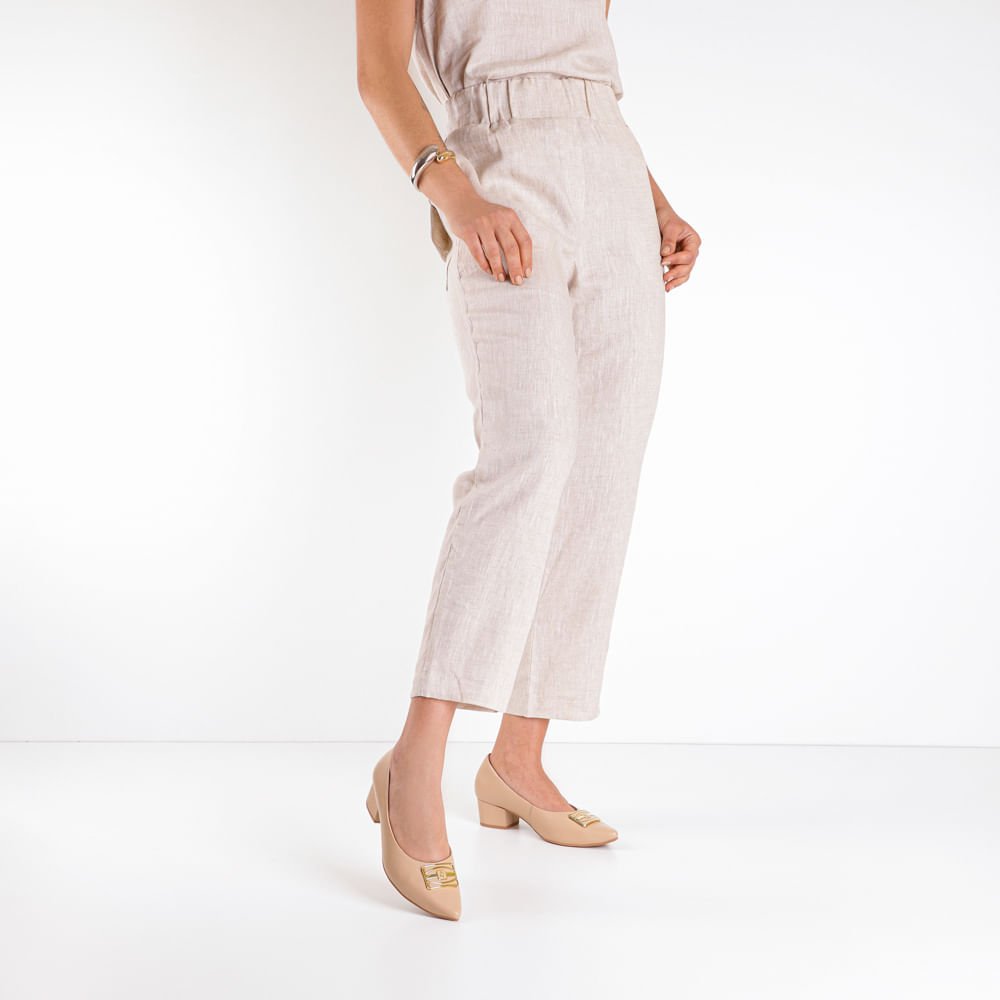 Scarpin Bico Fino Couro Bege Salto Bloco Enfeite Bege 4