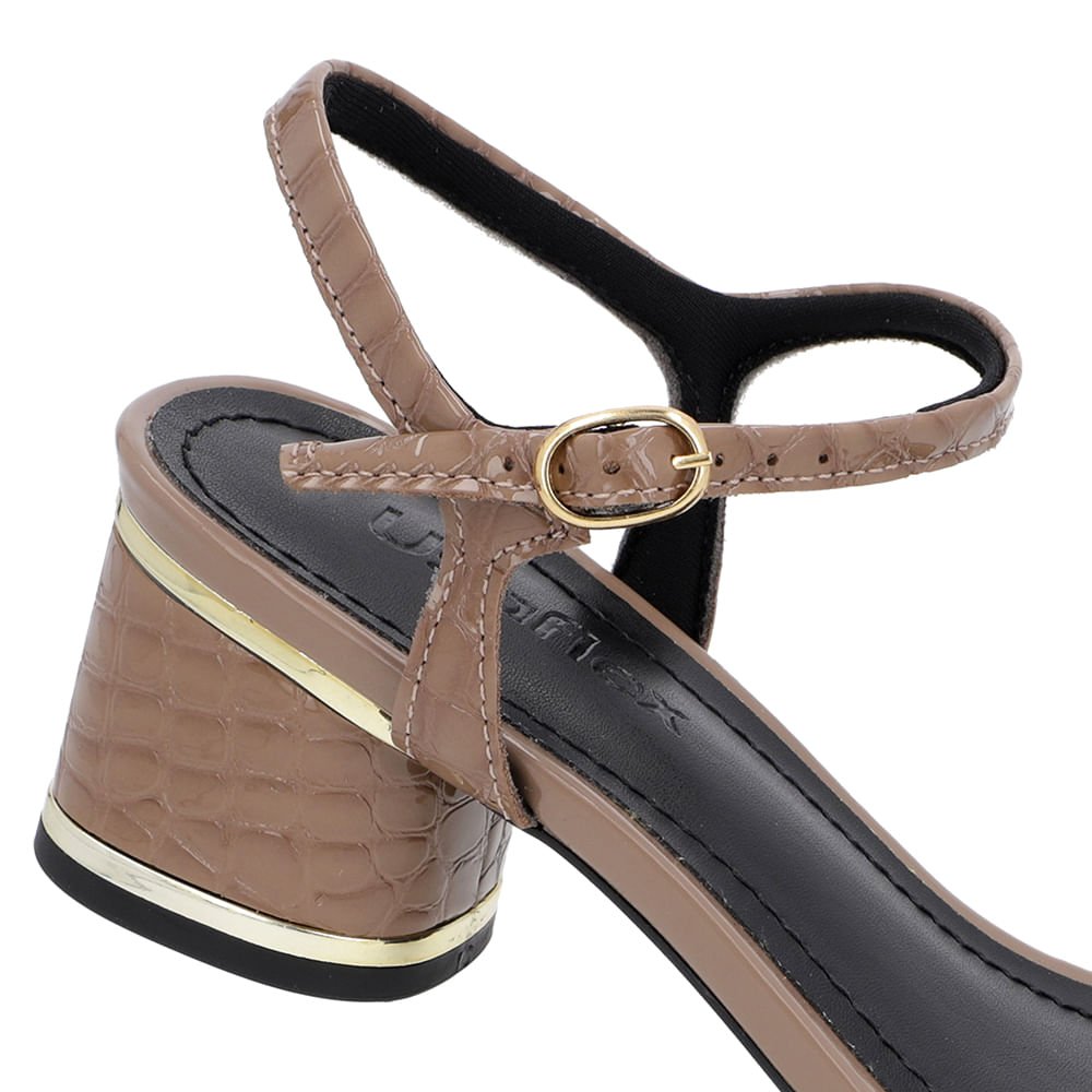 Sandália Salto Bloco Verniz Marrom Detalhe Salto