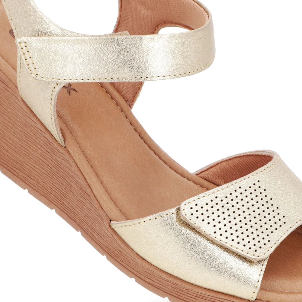 Sandália Salto Médio Couro Dourado Fecho-Flex Dourado 4