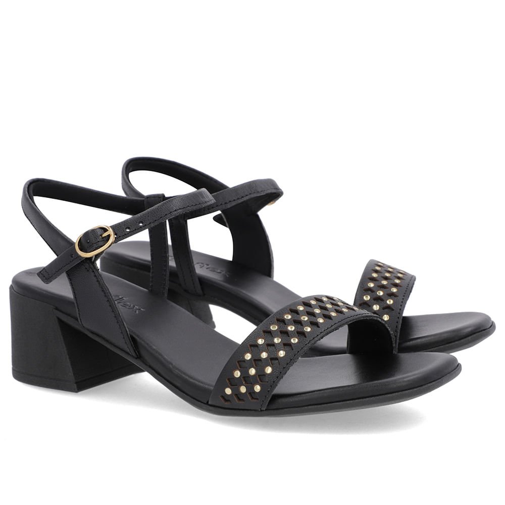 Sandália Preta Couro Detalhe Laser Rebite Preto 2