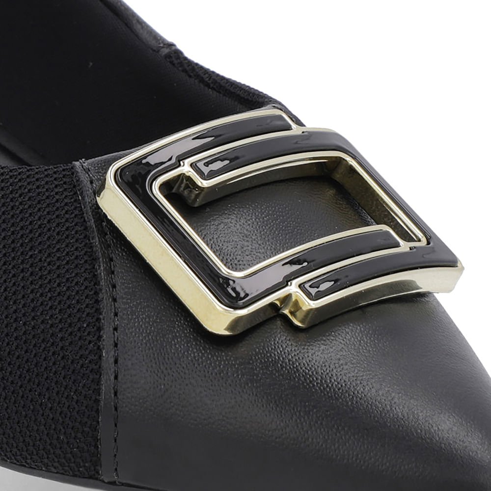Scarpin Preto Couro Bico Fino Enfeite Preto 4