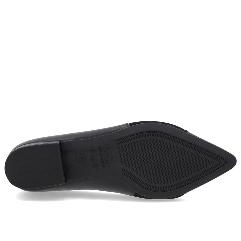 Scarpin Preto Couro Bico Fino Enfeite Preto 5