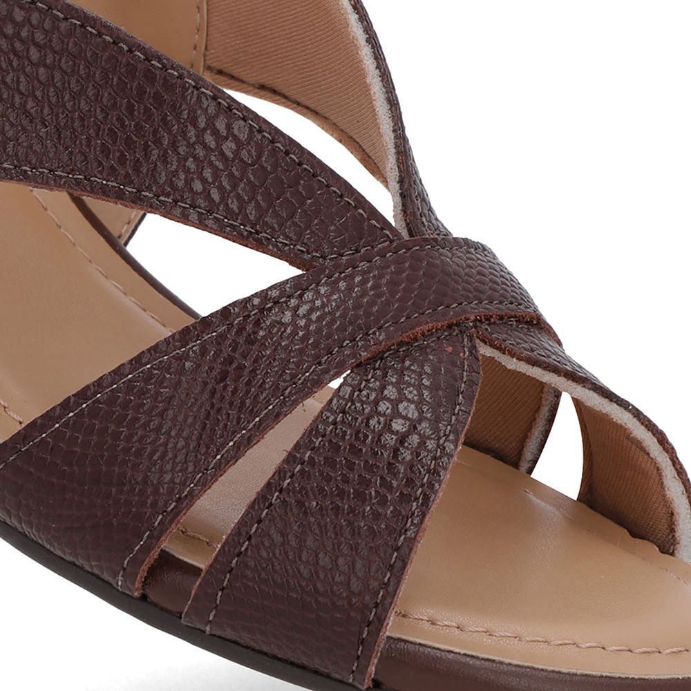 Sandália Couro Marrom Detalhe Dourado Marrom 4