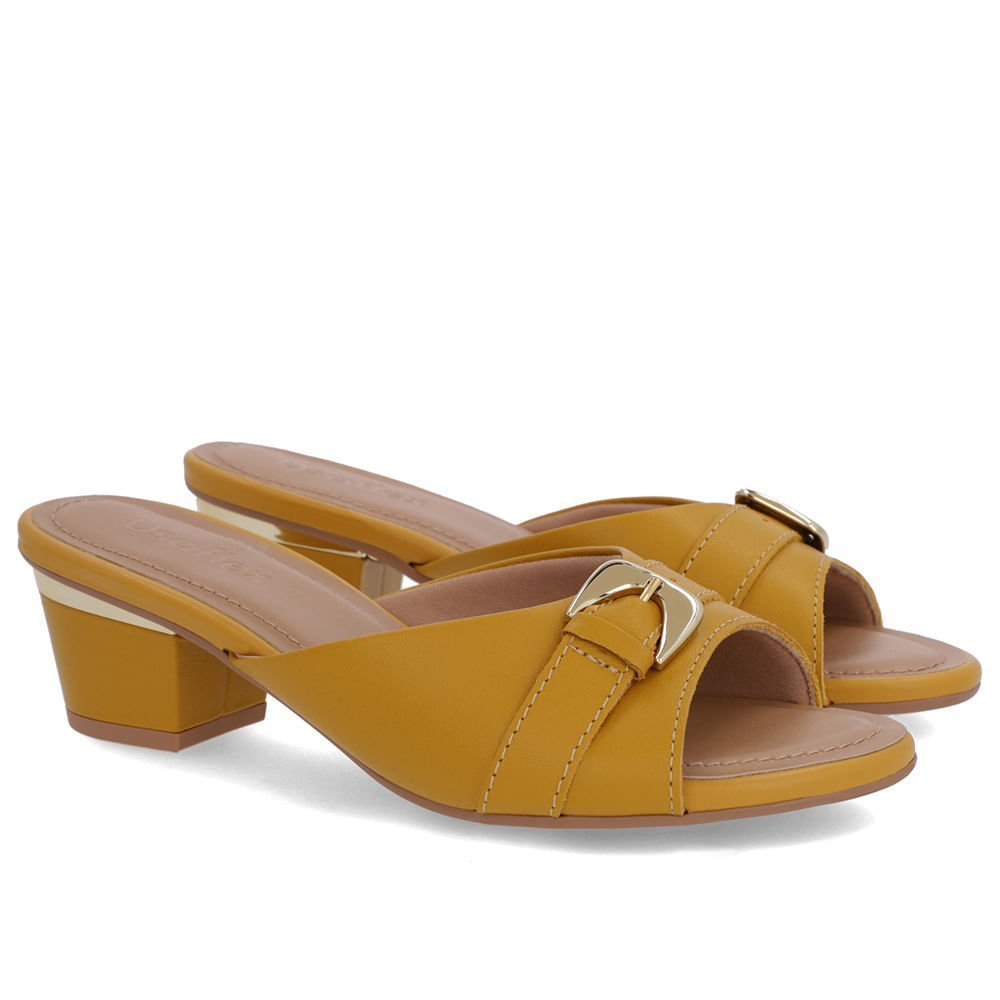 Tamanco Amarelo Couro Enfeite Amarelo 2