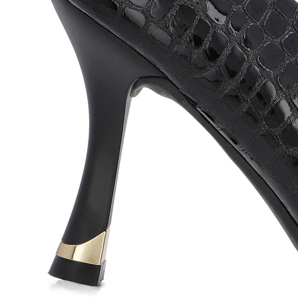 Scarpin Preto Couro Croco Bico Fino Detalhe Recorte Preto 4