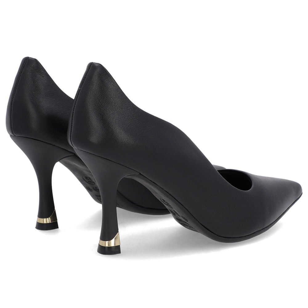 Scarpin Preto Couro Bico Fino Detalhe Recorte Preto 3