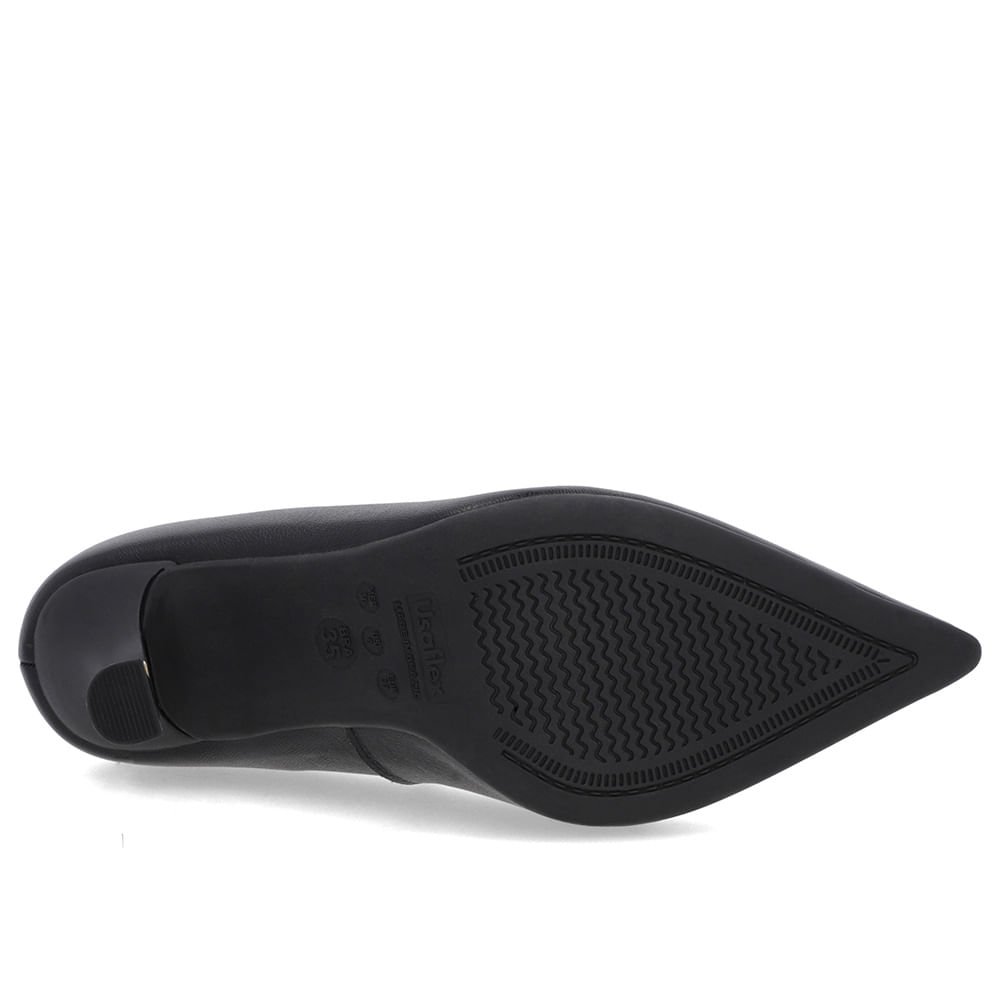 Scarpin Preto Couro Bico Fino Detalhe Recorte Preto 5